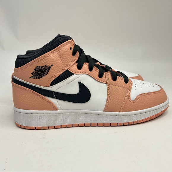 Nike Air Jordan 1 Retro Mid GS “Pink Quartz” 2023 - Picture 4 of 8
